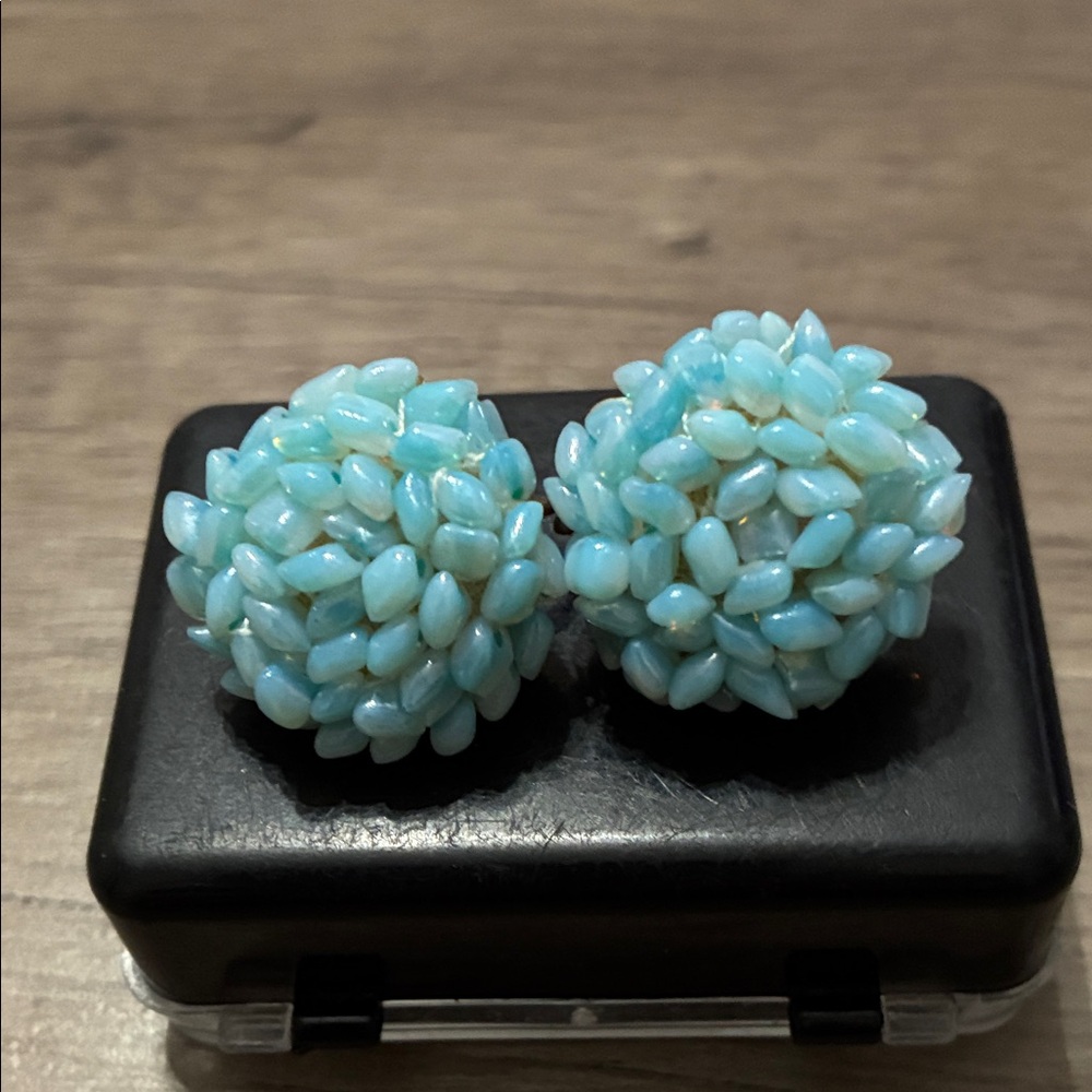 Elegant Blue Cluster Earrings Vintage, Clip